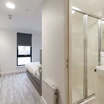 Premium Plus En Suite - Image 4